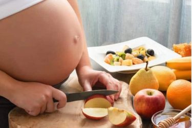 妊婦ははちみつを食べても大丈夫？食べることの9つの利点